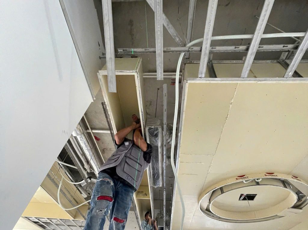 Hướng Dẫn Bảo Trì Khung Trần Inox Để Tăng Tuổi Thọ