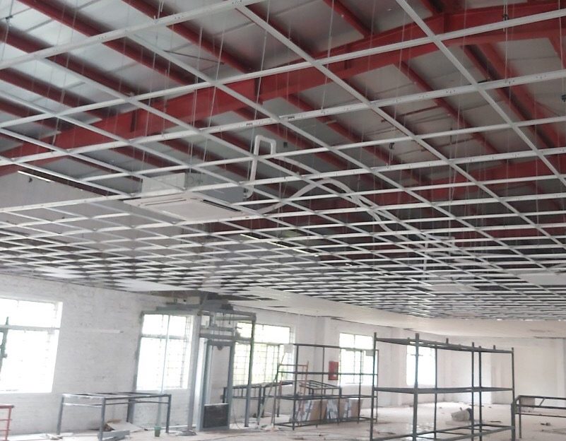 Hướng Dẫn Thi Công Khung Trần Inox Cho Công Trình Lớn