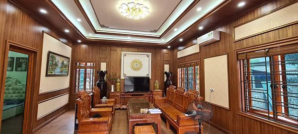 Ứng Dụng Thực Tế Của Khung Trần Inox Và Tấm Trần Nhựa Trong Phòng Khách